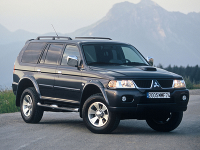 Příčníky Mitsubishi Pajero 05- s podélníky Alu tyče