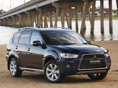 Příčníky Mitsubishi Outlander 05-12 s podélníky Alu tyče