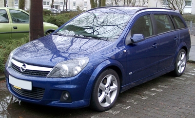 Příčníky Opel Astra Combi 07-10 s integrovanými podélníky