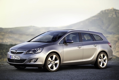 Příčníky Opel Astra Sports Tourer 10-16 s integrovanými podélníky